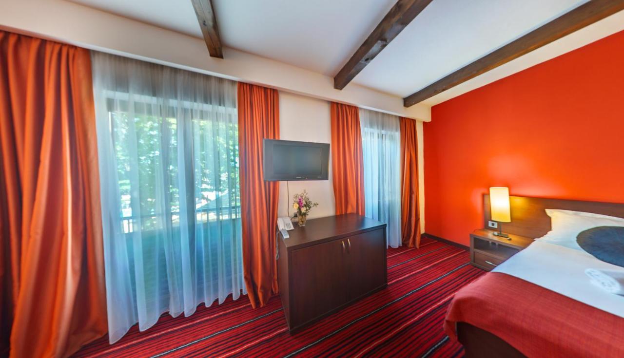 Hotel Villa Donat Sveti Filip i Jakov Exteriör bild