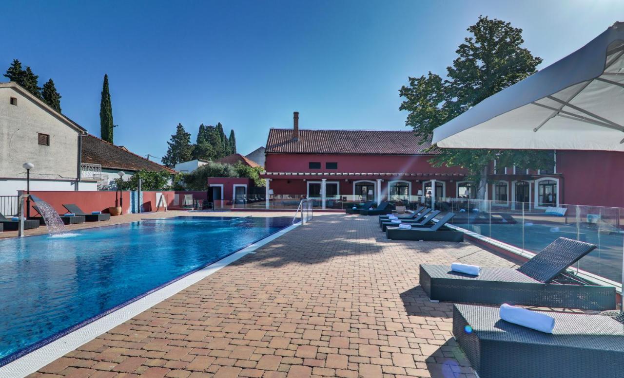 Hotel Villa Donat Sveti Filip i Jakov Exteriör bild