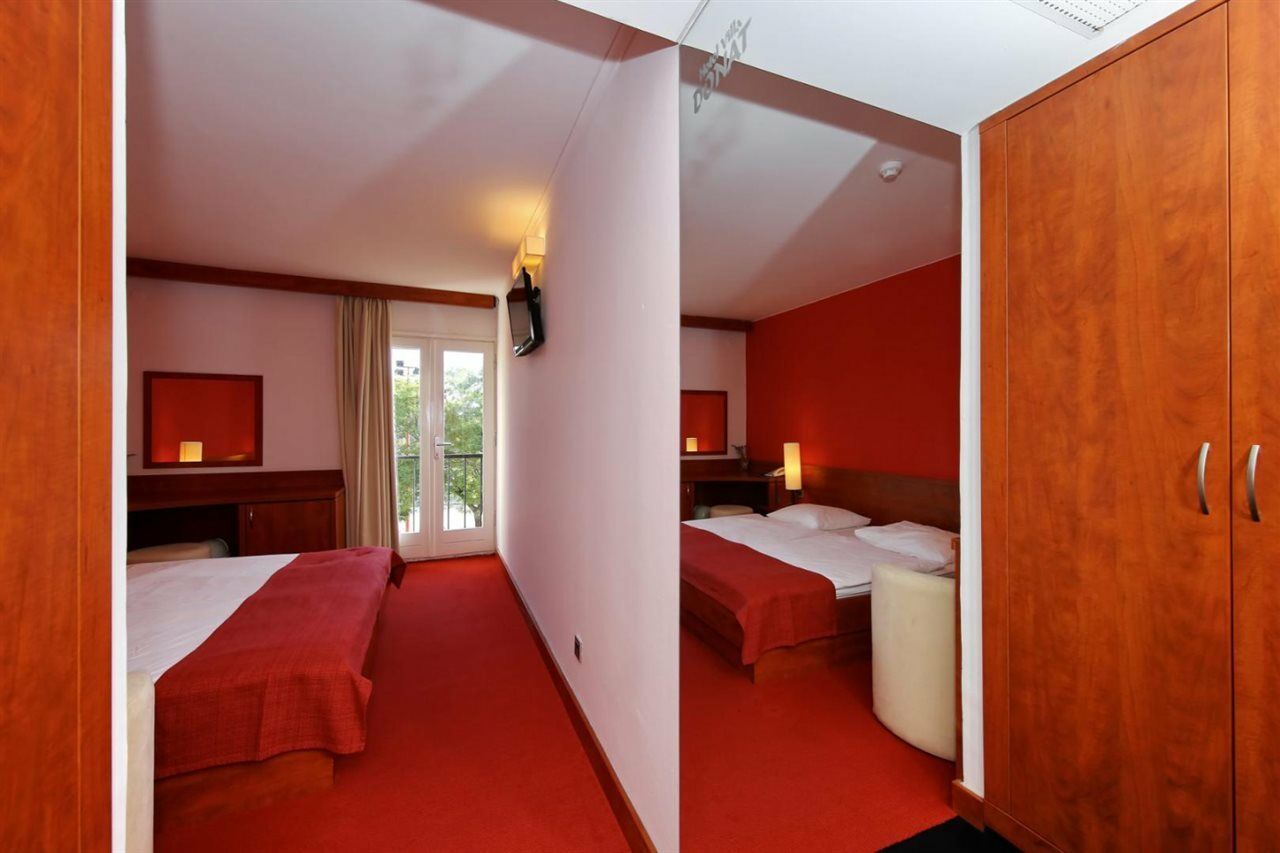 Hotel Villa Donat Sveti Filip i Jakov Exteriör bild